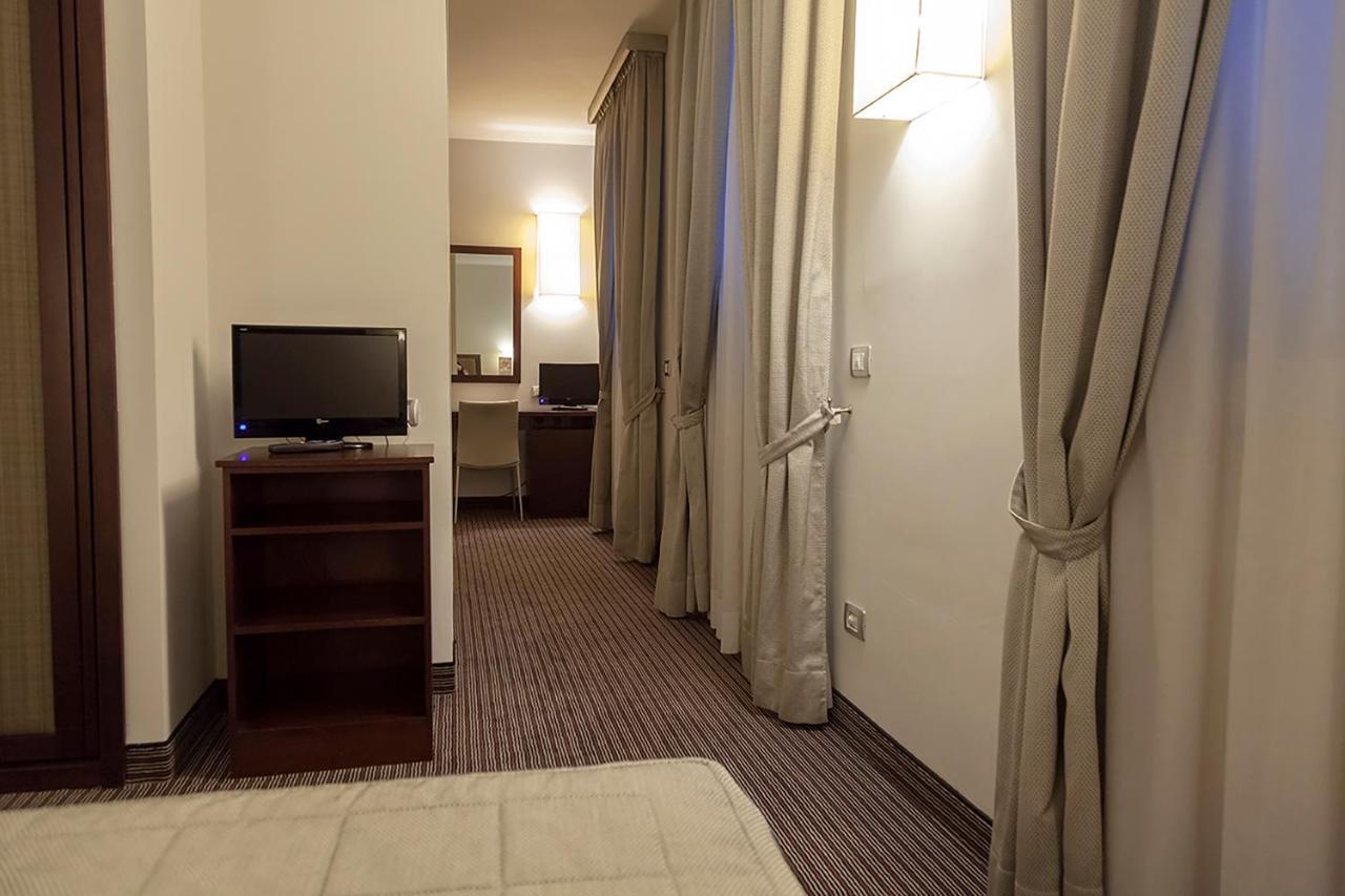 Hotel Dei Gonzaga Reggiolo Dış mekan fotoğraf